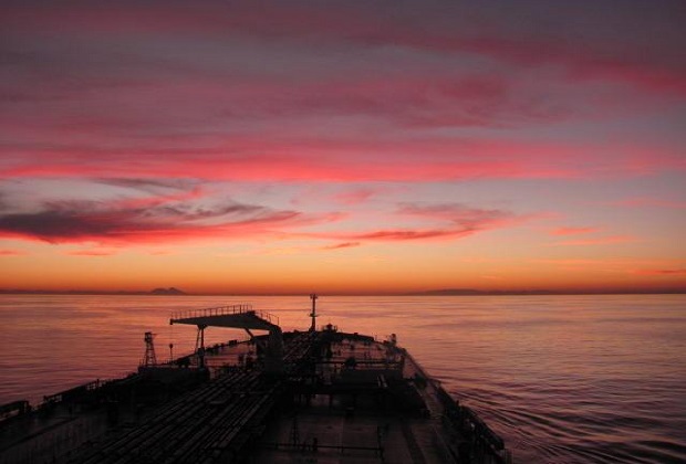 pontoporos_nautilia_meiwsi_trapezikwn_daneiwn_