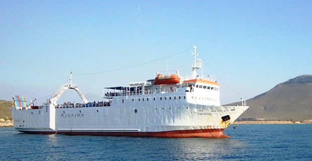 porfiroussa_elliniki_aktoploia_