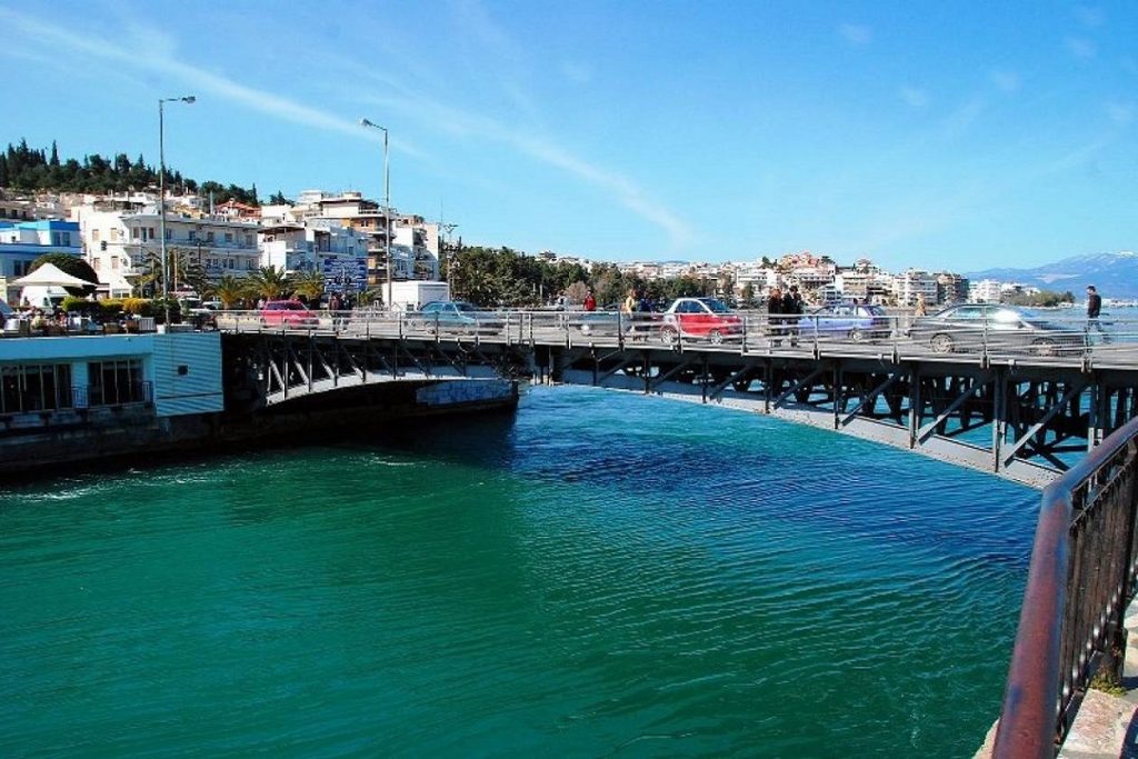 Ξεκινά το θερινό ωράριο για το άνοιγμα της γέφυρας του Ευρίπου
