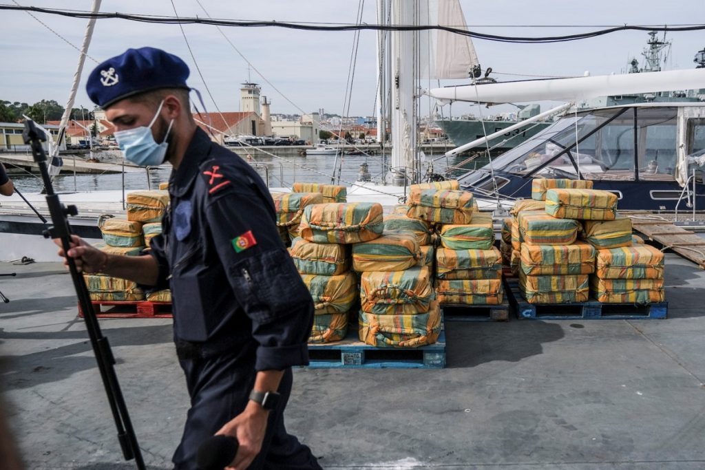 Ποσότητα κοκαΐνης που έσπασε όλα τα ρεκόρ βρέθηκε σε ιστιοφόρο ανοικτά της Πορτογαλίας
