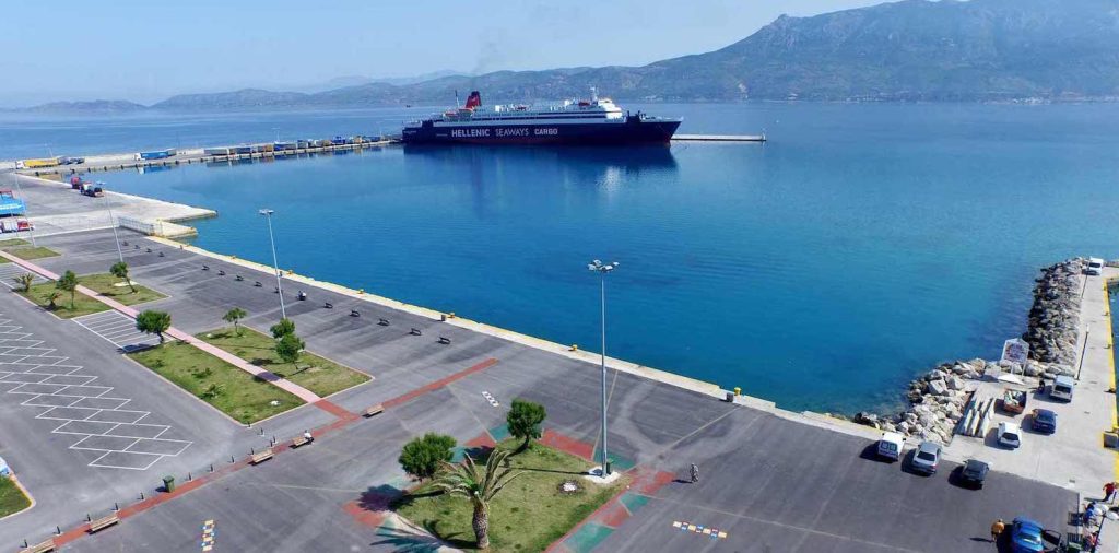 Τραυματισμός ναυτικού σε πλοίο στο λιμάνι της Κορίνθου κατά τη διάρκεια άσκησης.