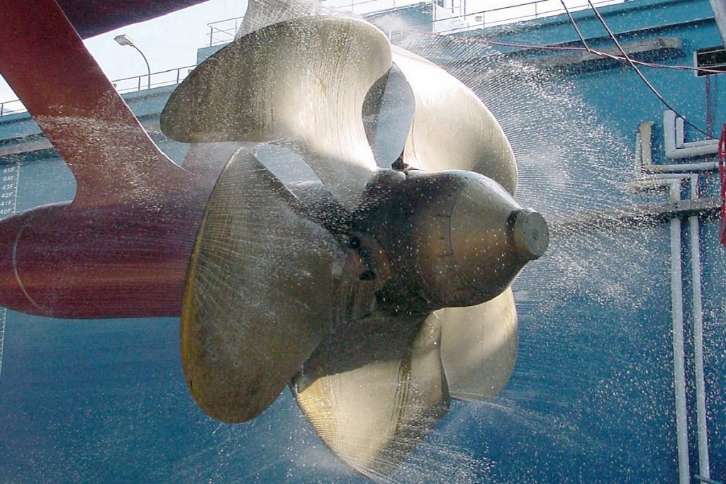 Ρομά έκλεψαν 25 προπέλες πλοίων και τις πήγαν για παλιοσίδερα στον Ασπρόπυργο!