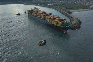 prosaraksh_ploiou_se_kumatothrausth