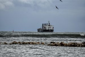 ÐÑÏÓÁÑÁÎÇ ÖÏÑÔÇÃÏÕ ÐËÏÉÏÕ ÌÅ 21 ÁÔÏÌÁ ÐËÇÑÙÌÁ ÓÔÏ ÄÉÁÕËÏ ÐÑÅÂÅÆÁÓ
(EUROKINISSI/ÃÉÙÑÃÏÓ ÅÕÓÔÁÈÉÏÕ)