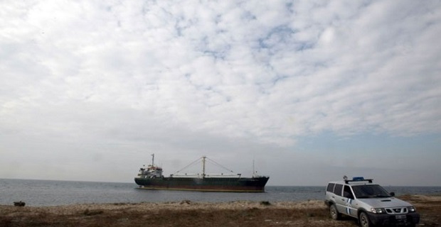 Αποκολλήθηκε το πλοίο που είχε προσαράξει στη Λευκάδα