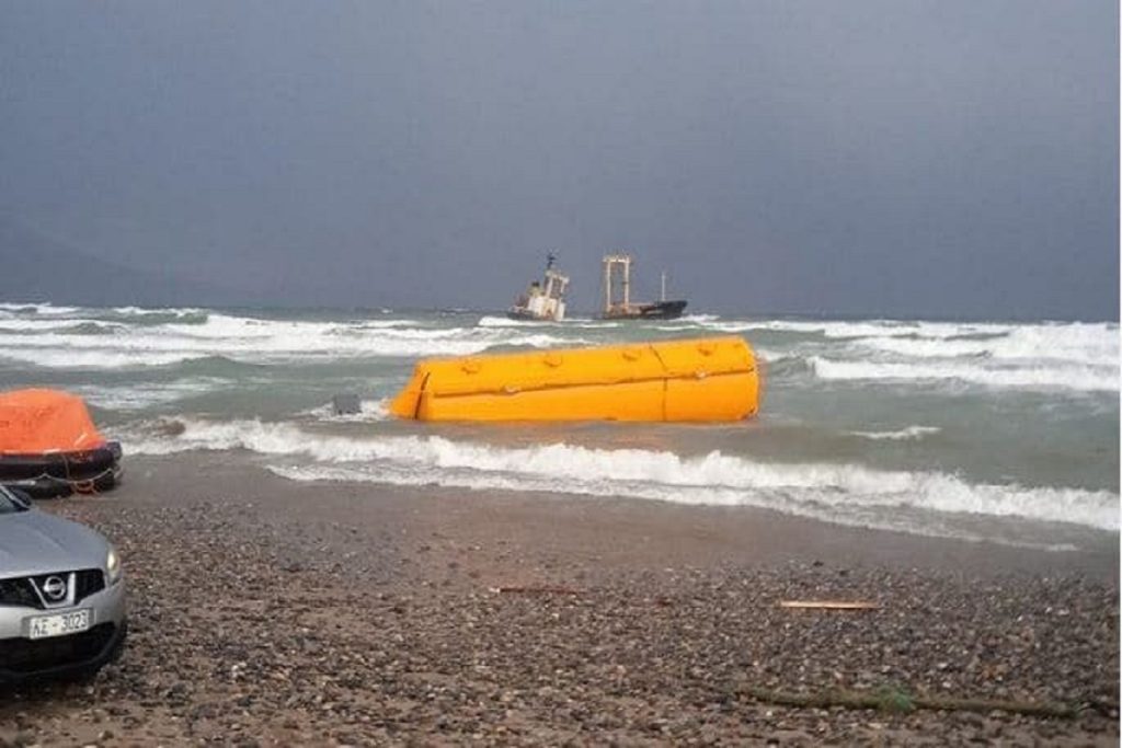 Η ανακοίνωση του λιμενικού για την προσάραξη του φορτηγού πλοίου στην Κρήτη