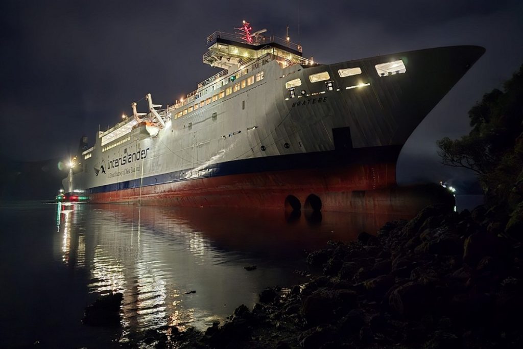 Προσάραξη ferry λόγω βλάβης στο πηδάλιο (video)