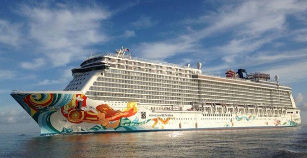 proselkusi_krouazieroploiwn_sta_ellhnika_limania_