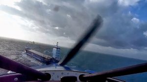 prosgeiwsi_aeroplanou_se_ploio