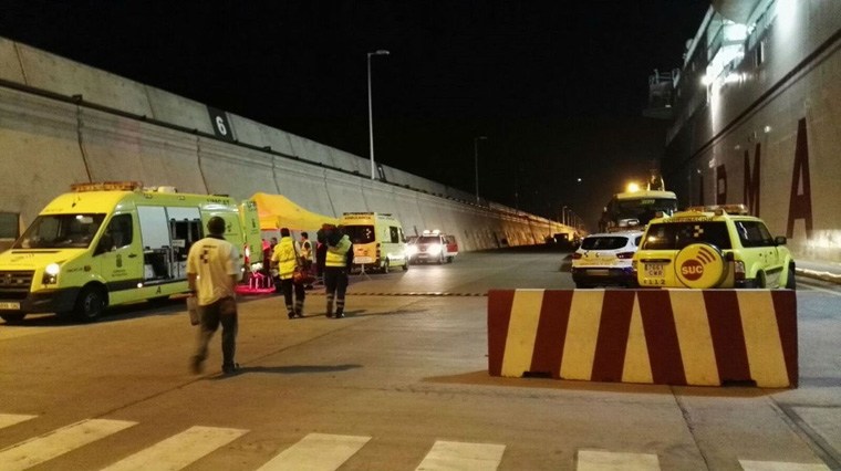 Καρέ- καρέ η πρόσκρουση επιβατηγού πλοίου σε λιμάνι στα Κανάρια νησιά [ΒΙΝΤΕΟ-ΦΩΤΟ]