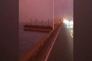 proskroush_ploiou_se_gefyra