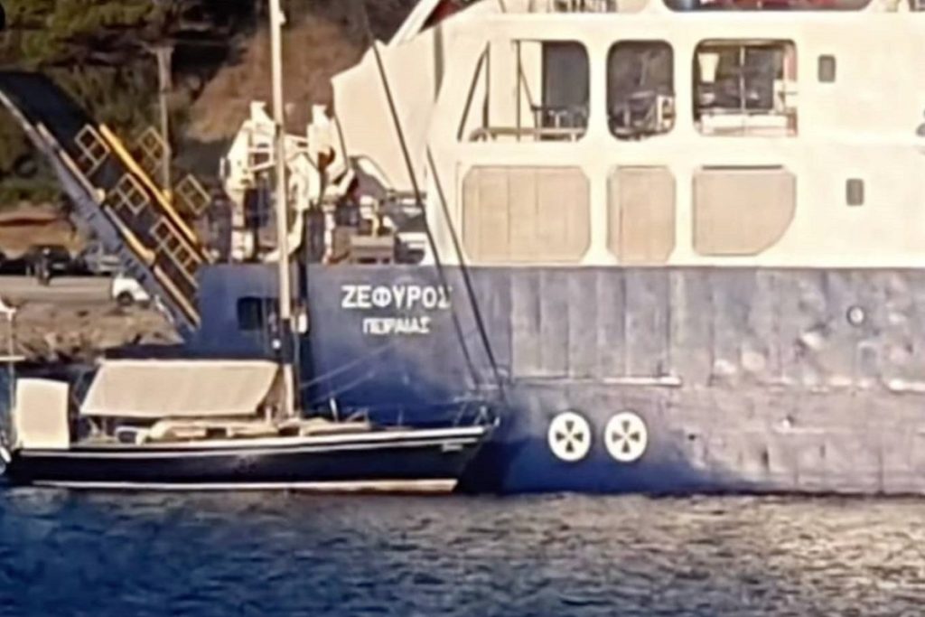 Δεξαμενόπλοιο παρέσυρε ιστιοφόρο (video)