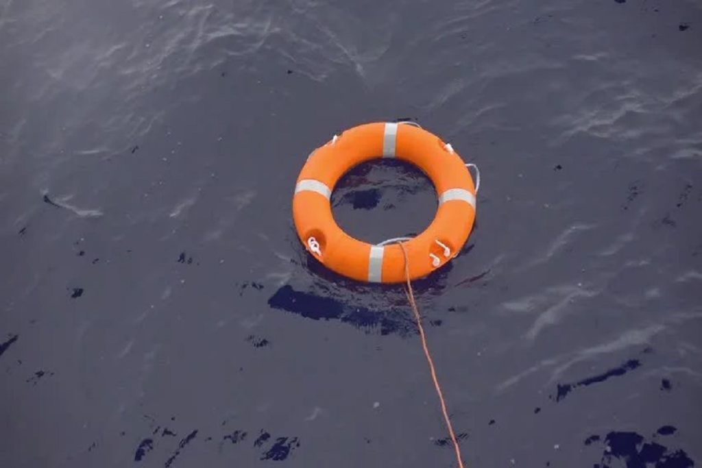 Πρώτος μηχανικός έπεσε από φορτηγό πλοίο στη θάλασσα και αγνοείται