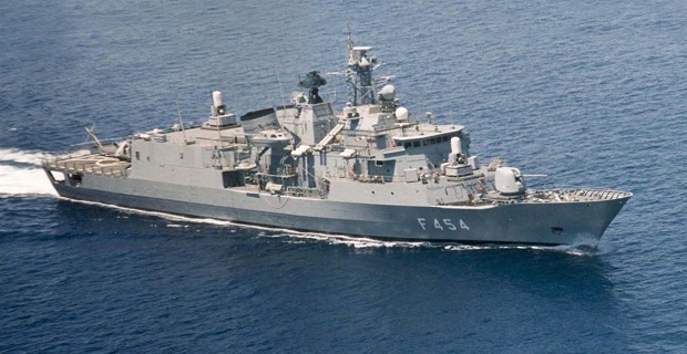 Επίσκεψη κοινού σε πολεμικά πλοία για τον εορτασμό της επετείου της 28ης Οκτωβρίου 1940 στον Πειραιά