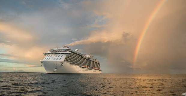 regal_princess_at_piraeus_port_