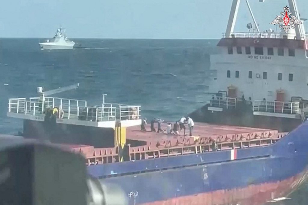 Βίντεο με Ρώσους κομάντο να επιβιβάζονται σε φορτηγό πλοίο - Ακούστε του διαλόγους με το τρομοκρατημένο πλήρωμα