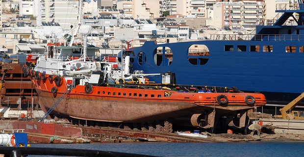 Τραυματισμός εργάτη στη Σαλαμίνα