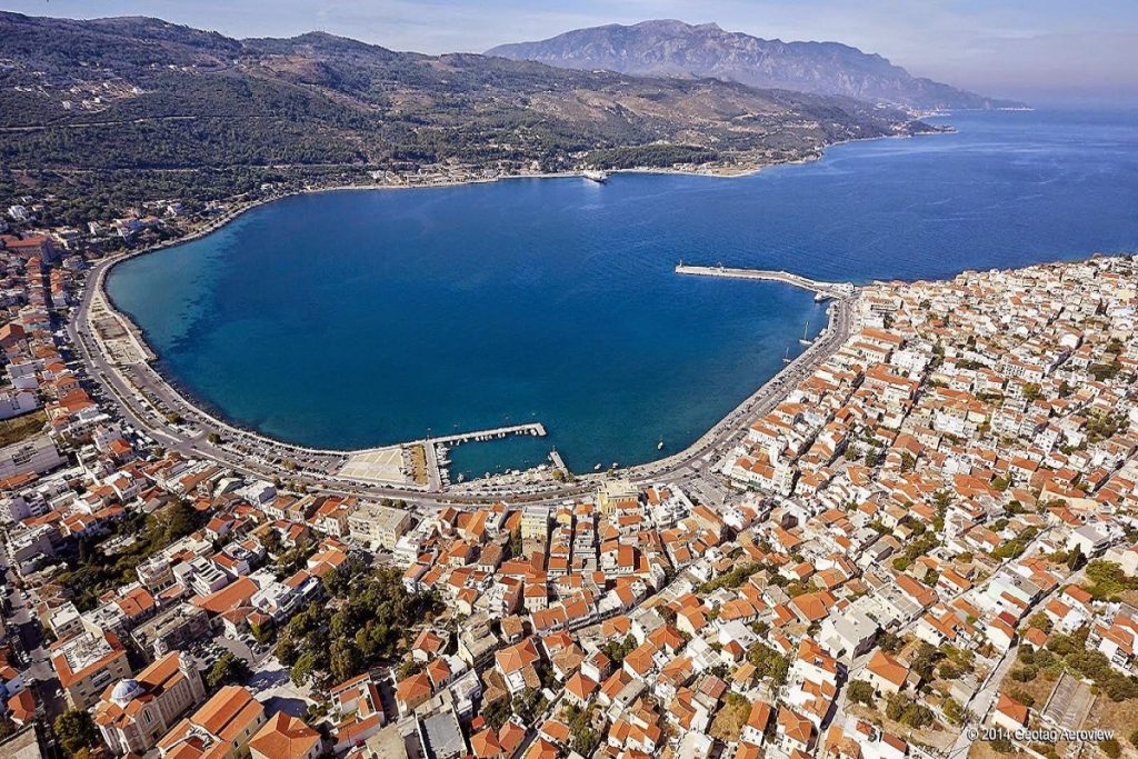 Σάμος: Προσέκρουσε στην προβλήτα το πλοίο «Διαγόρας»