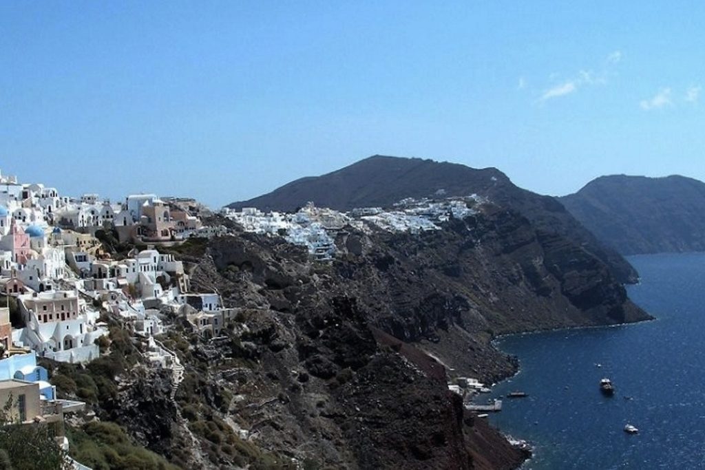 Πρόσκρουση του «Πρέβελης» στο λιμάνι της Σαντορίνης