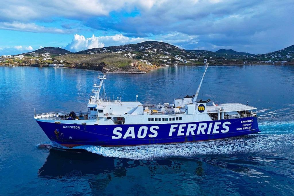 Πέντε τραυματίες από την πρόσκρουση πλοίου έξω από το λιμάνι της Φολεγάνδρου