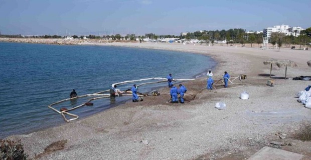 Ενημέρωση αναφορικά με την εικόνα του Σαρωνικού κόλπου από την επιχείρηση απορρύπανσης