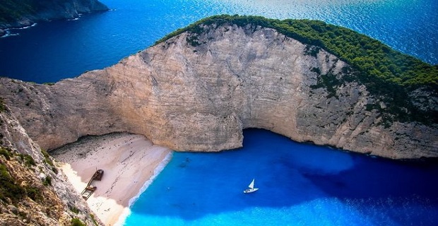 H ιστορία πίσω από το διάσημο ναυάγιο της Ζακύνθου. Πώς ο «Παναγιώτης» βγήκε στην ακτή με τα παράνομα τσιγάρα του
