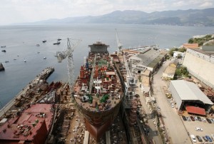 Οι Ελληνες γέρνουν την «πλάστιγγα» υπέρ των ναυπηγείων της Ιαπωνίας