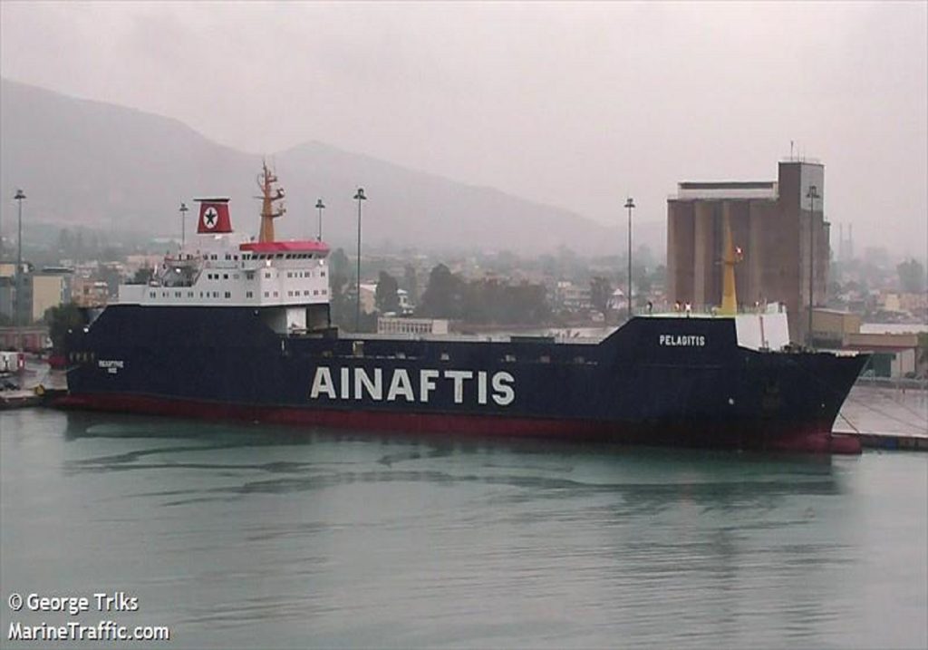 Προσέκρουσε στο λιμάνι της Σούδας το "Πελαγίτης"