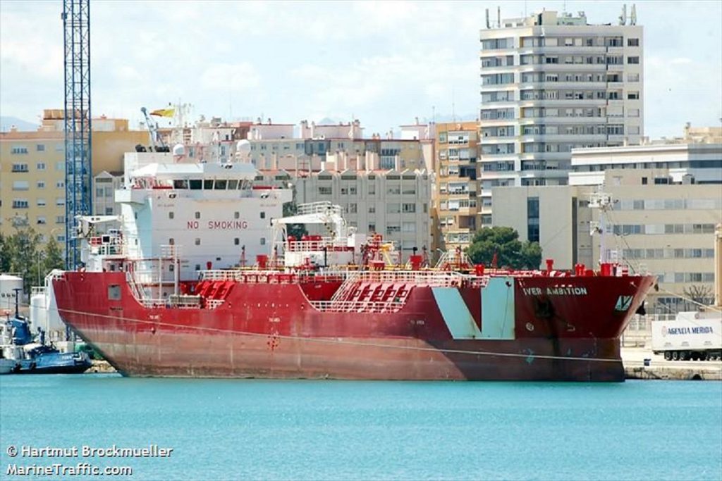 Δεξαμενόπλοιο διέκοψε το ταξίδι του στον Ατλαντικό- 12 μέλη του πληρώματος θετικά στον κορονοϊό