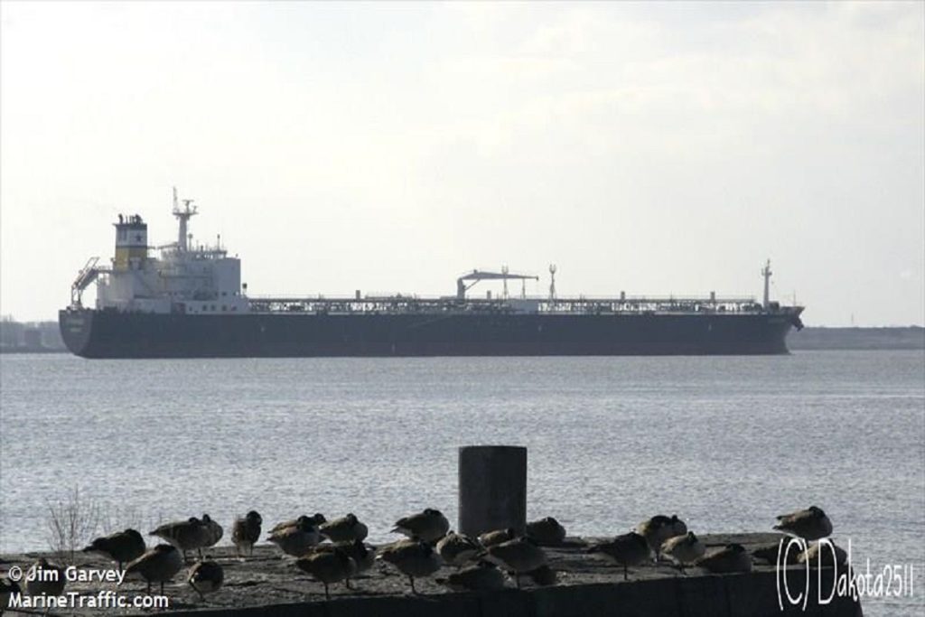 Επιστολή διαμαρτυρίας από τον ανθυποπλοίαρχο Ελληνικού δεξαμενόπλοιου μετά τον πολύμηνο εγκλωβισμό του στο πλοίο