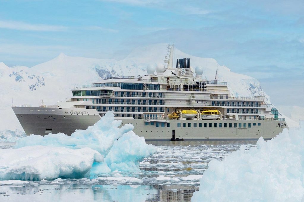 Ιστορική επίσκεψη του κρουαζιερόπλοιου Silver Endeavor στην «παγκόσμια πρωτεύουσα της Πολικής αρκούδας»