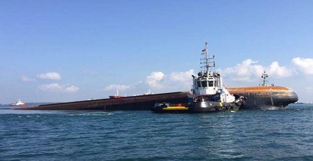 Σύγκρουση δεξαμενόπλοιου και βυθοκόρου - Δύο νεκροί και τρεις αγνοούμενοι[βίντεο+φωτο]