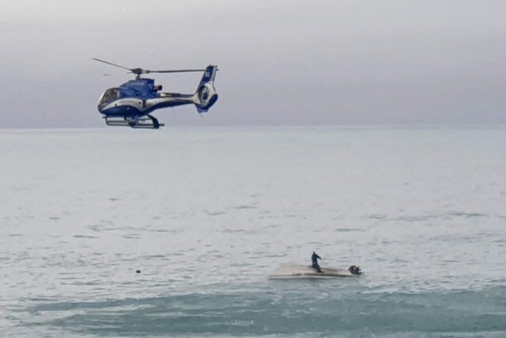 Σκάφος συγκρούστηκε με φάλαινα και ανατράπηκε- 5 νεκροί ο τραγικός απολογισμός! (video)