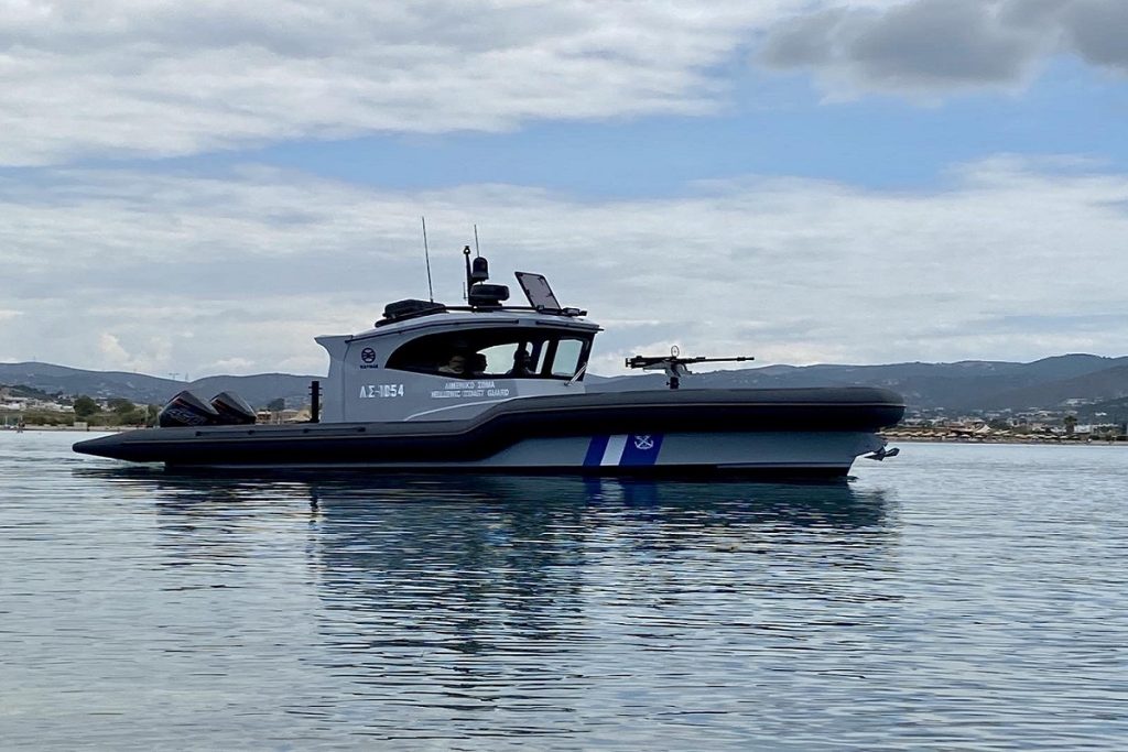 Πλοίο προσάραξε στη θαλάσσια περιοχή της Μακρονήσου