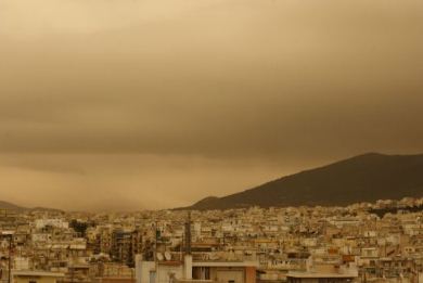Χτύπησαν κόκκινο οι σωματιδιακοί ρύποι από την σκόνη της Σαχάρας