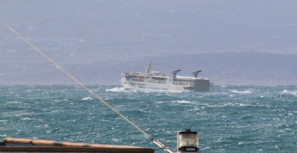 Το θρυλικό «Σκοπελίτης» δαμάζει τα κύματα...(Video)