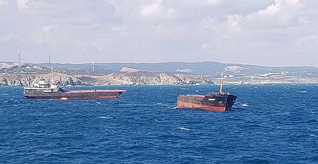 Φορτηγό πλοίο κόπηκε στα δύο στη Μαύρη θάλασσα [βίντεο+ φωτο]