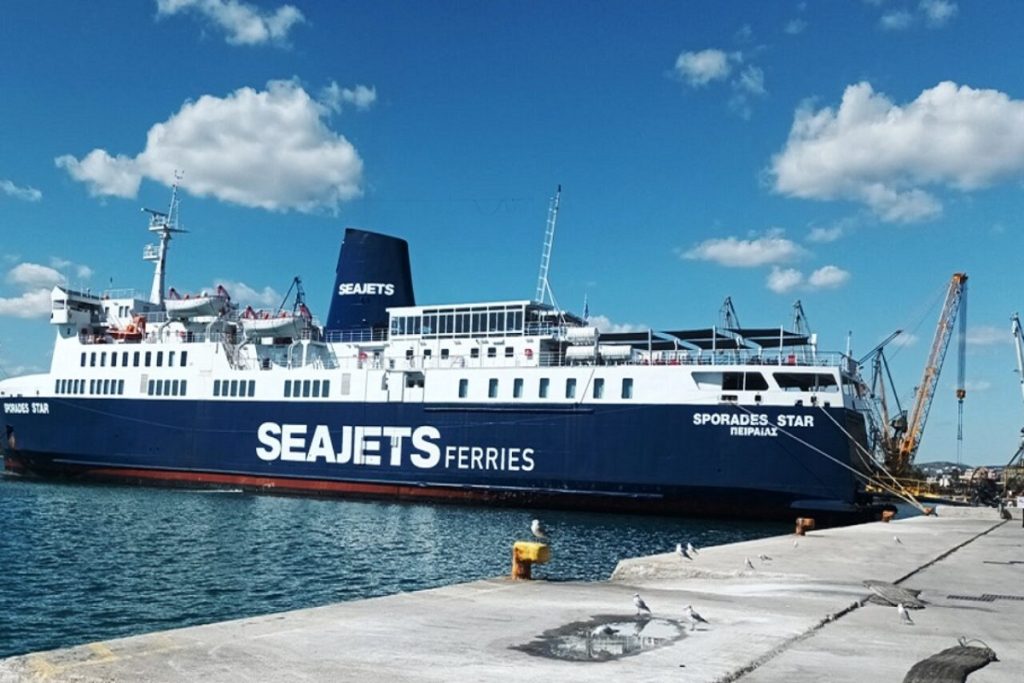 Το πλοίο «Sporades star» προσέκρουσε στην πλωτή δεξαμενή της Σύρου - Προκλήθηκε ρήγμα 4 μέτρων