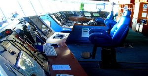 spoudastes_aen_psaxnoun_ploio_gia_ekpaiddeutiko-taxidi