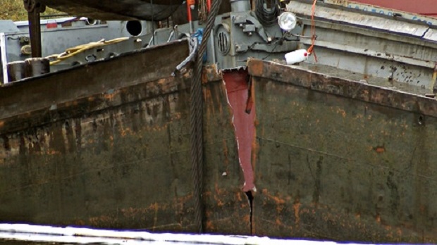 sta-du--espase-nauagismeno-ploio1