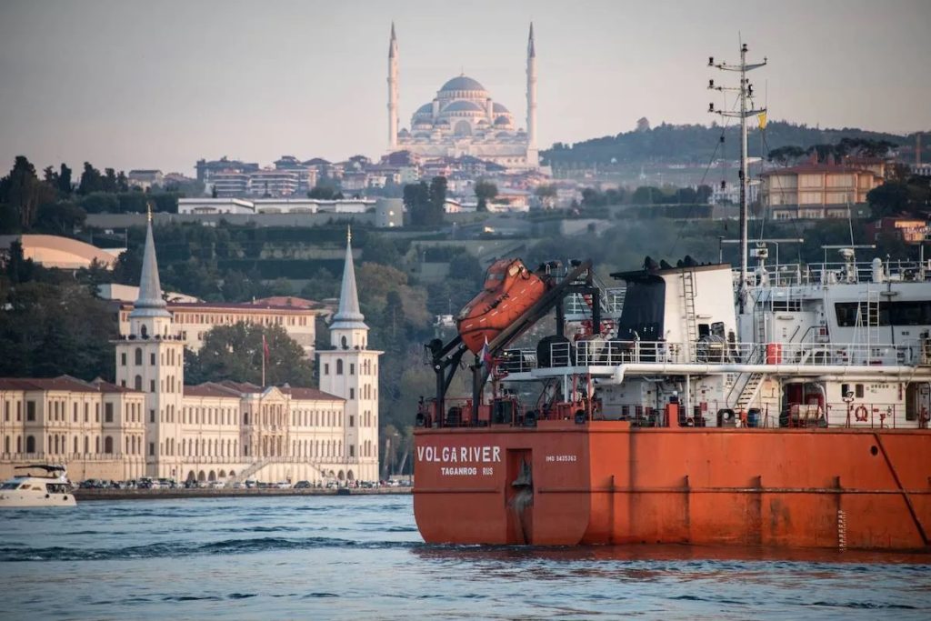 Δεκάδες δεξαμενόπλοια βρίσκονται «κολλημένα» στην Τουρκία - Τεράστιο το κόστος αυτής της αναμονής