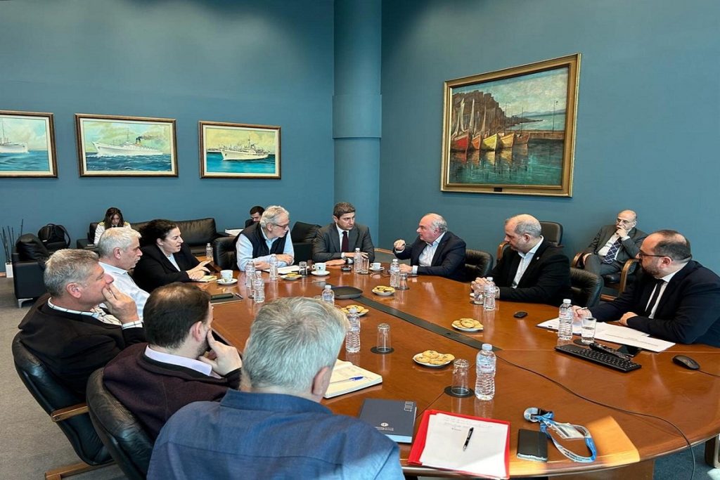 Σύσκεψη Στυλιανίδη – Επιμελητηρίων Κρήτης για το μεταφορικό ισοδύναμο