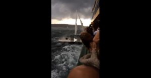 sugkroush-istioploikou-me-ferry