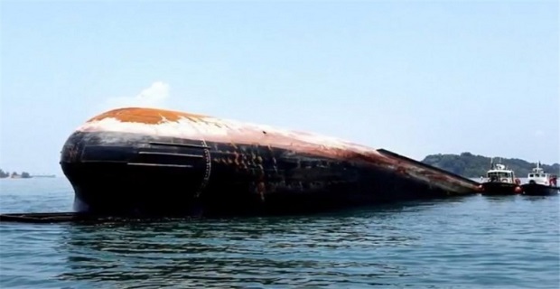 Σύγκρουση δεξαμενόπλοιου και βυθοκόρου - Δύο νεκροί και τρεις αγνοούμενοι[βίντεο+φωτο]