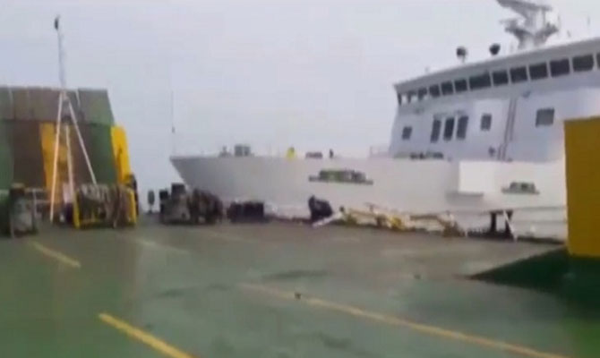 Σύγκρουση τριών ferry στο στενό Sunda [Φωτογραφίες]