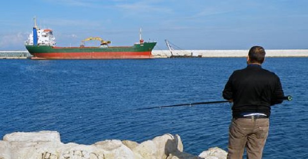 sunexizontai_ta_krousmata_egkataleipsis_nautergatwn_