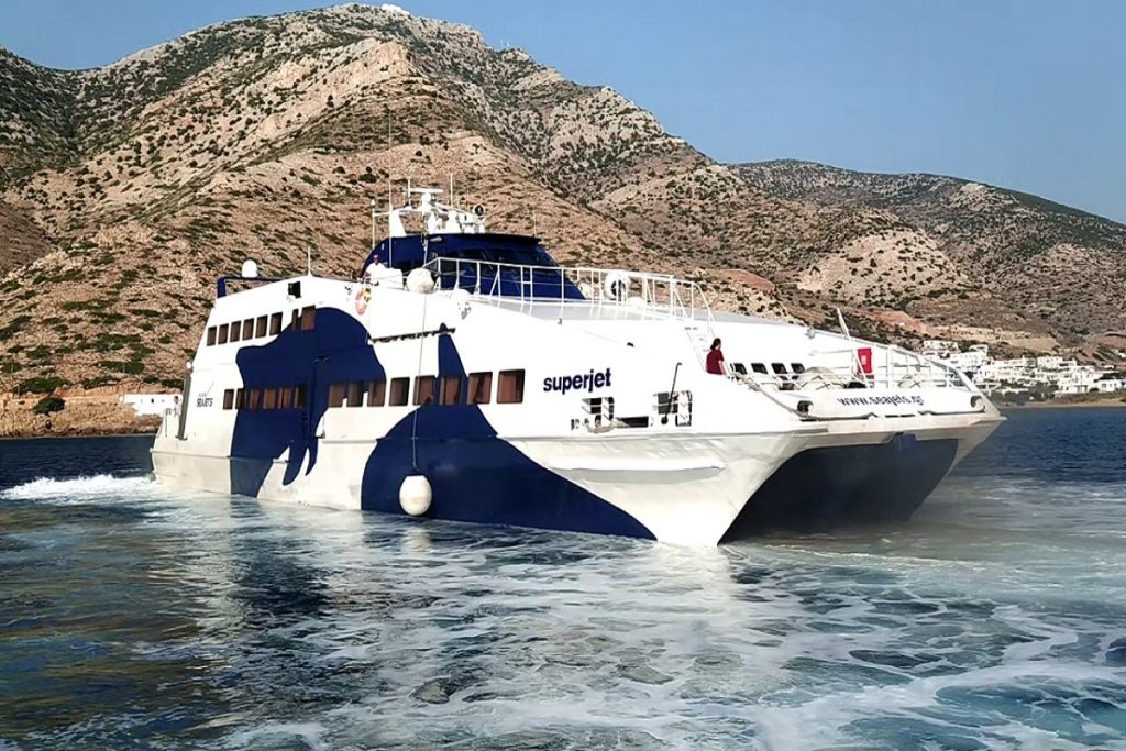 Μήλος: Μέλος πληρώματος επιβατηγού ταχύπλοου βούτηξε στη θάλασσα κι έσωσε 66χρονη