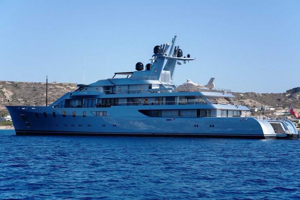 Το Superyacht του δεύτερου πλουσιότερου Ρώσου κατευθύνθηκε στα ασφαλή ύδατα της Τουρκίας