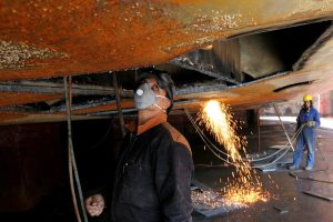 swthikan-1000-theseis-ergasias-sta-nauphgeia-eleussinas