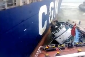 sygkroush_ploiwn_sto_limani